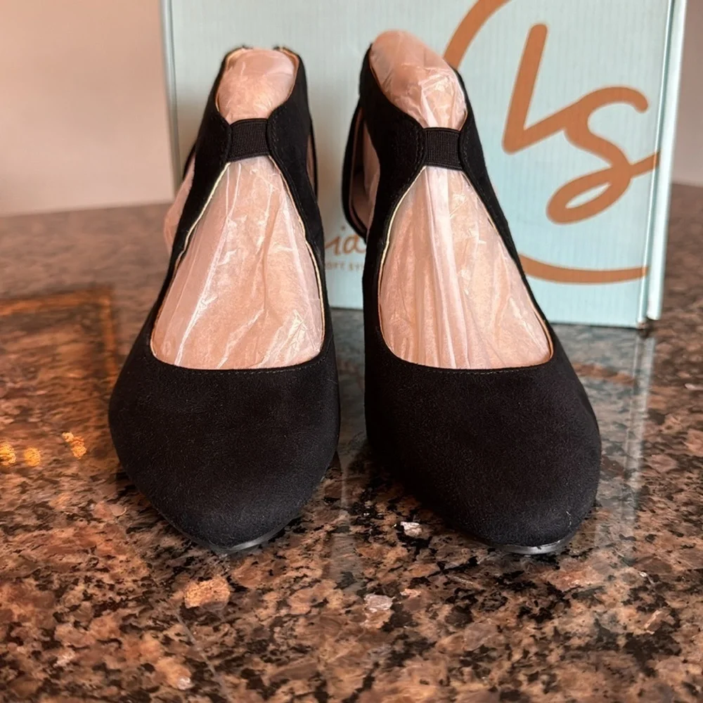 Life Stride Giovanna 2 black suede dress pumps NIB 7.5